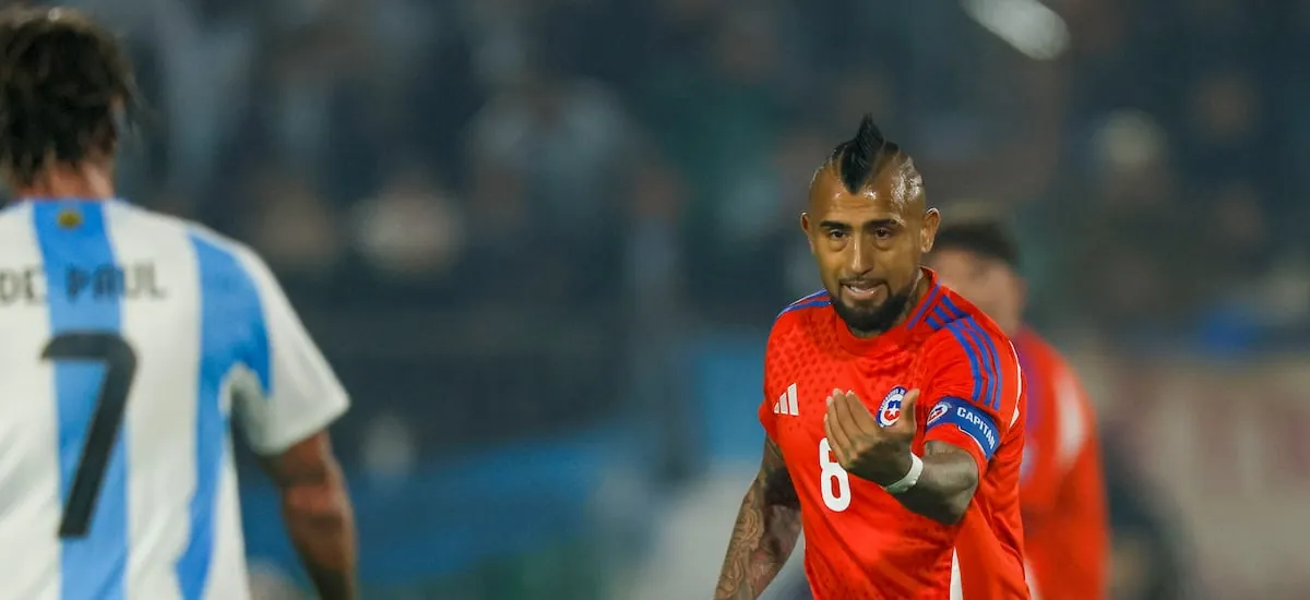 No se pueden sacar de la cabeza a La Roja: el “ingenioso” troleo de Diario Olé a Chile tras la baja de Irán del Mundial