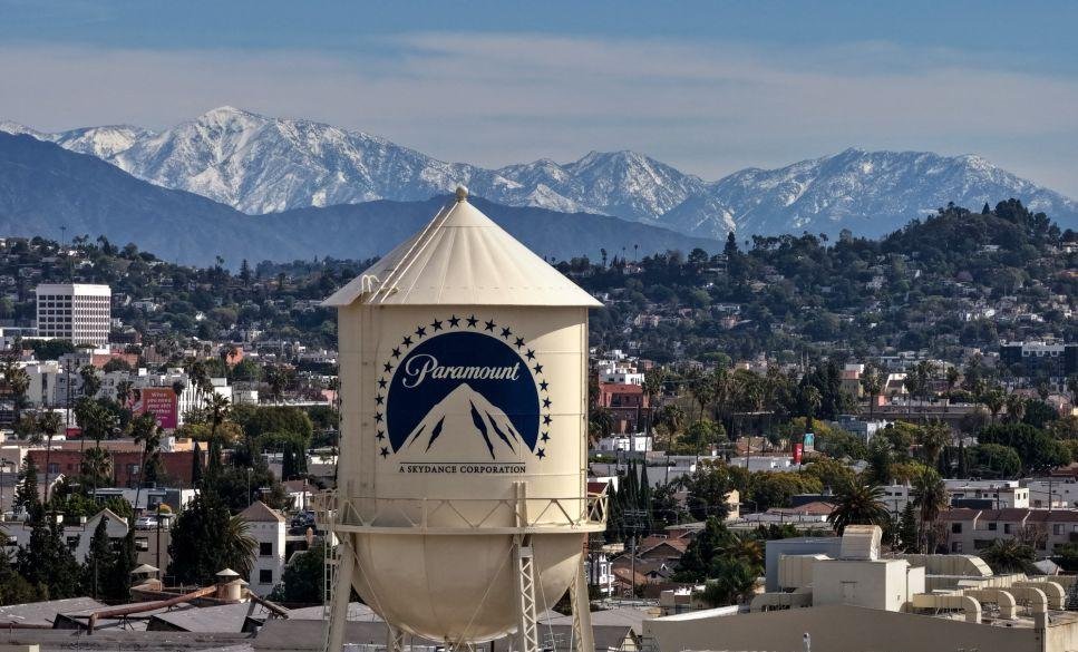 Netflix se retira de compra de Warner Bros. y despeja el camino a Paramount