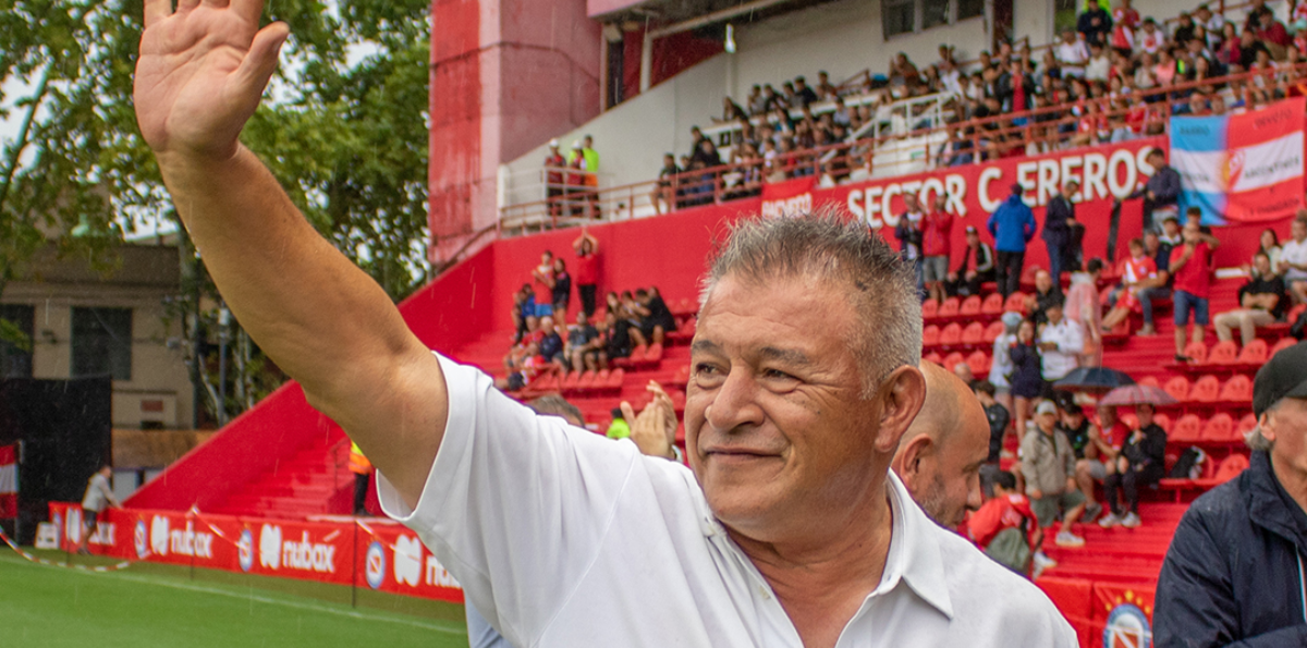 Claudio Borghi arremetió con todo contra el fútbol chileno: "Es una vergüenza"