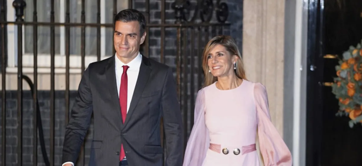 Juez envía a juicio a esposa de Pedro Sánchez y le retira el pasaporte por causa de corrupción en España