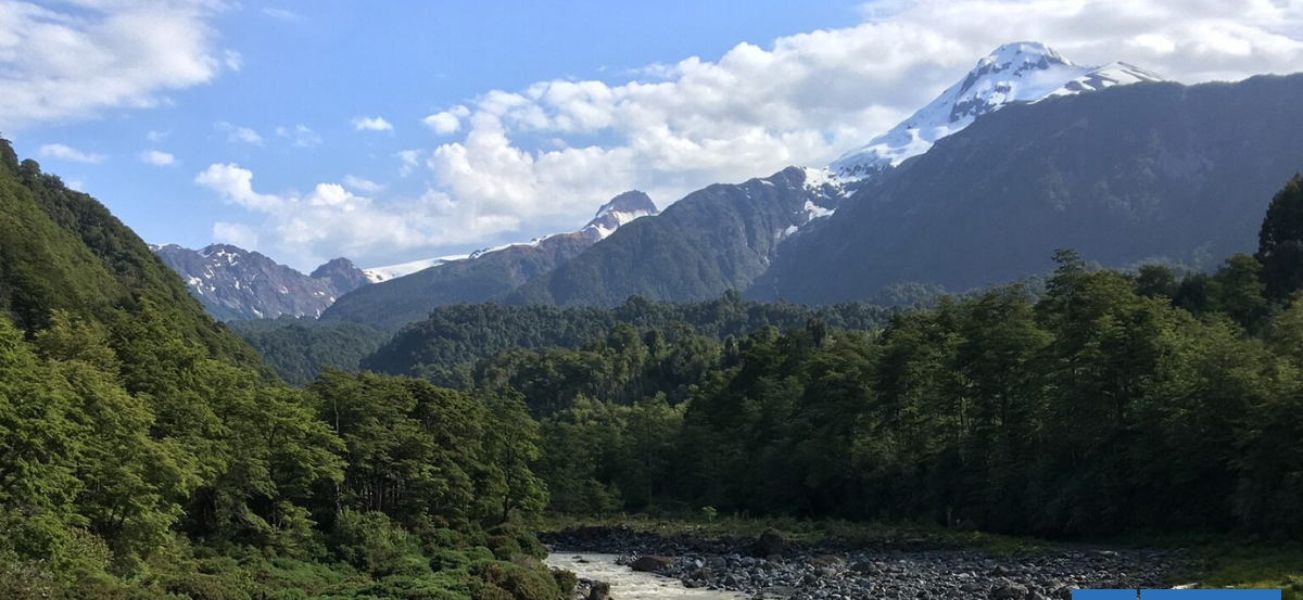 Joven de 18 años muere tras caer 60 metros en sendero al volcán Yates en Cochamó
