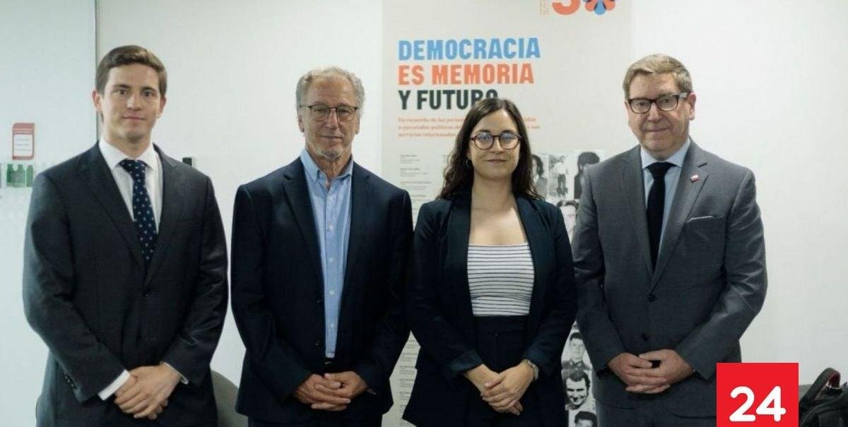 Álvaro García y Daniel Mas sostuvieron reunión bilateral por traspaso del Ministerio de Economía