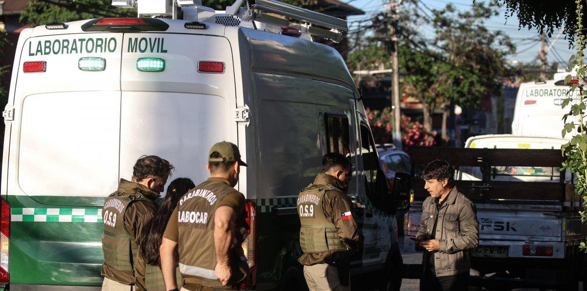 Maipú: Hombre apuñaló a su esposa e hijo y después se escondió en el baño