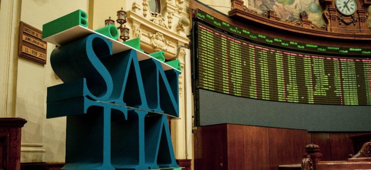 Bolsa de Santiago se desacopla de la tendencia externa y extiende su baja
