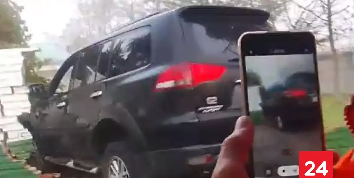 VIDEO | Conductor bajo los efectos de psicotrópicos chocó contra una comisaría en Los Niches