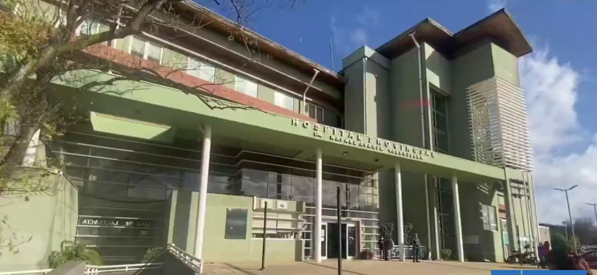 Curanilahue: denuncian a médicos del hospital por atender y operar a pacientes sin ser especialistas