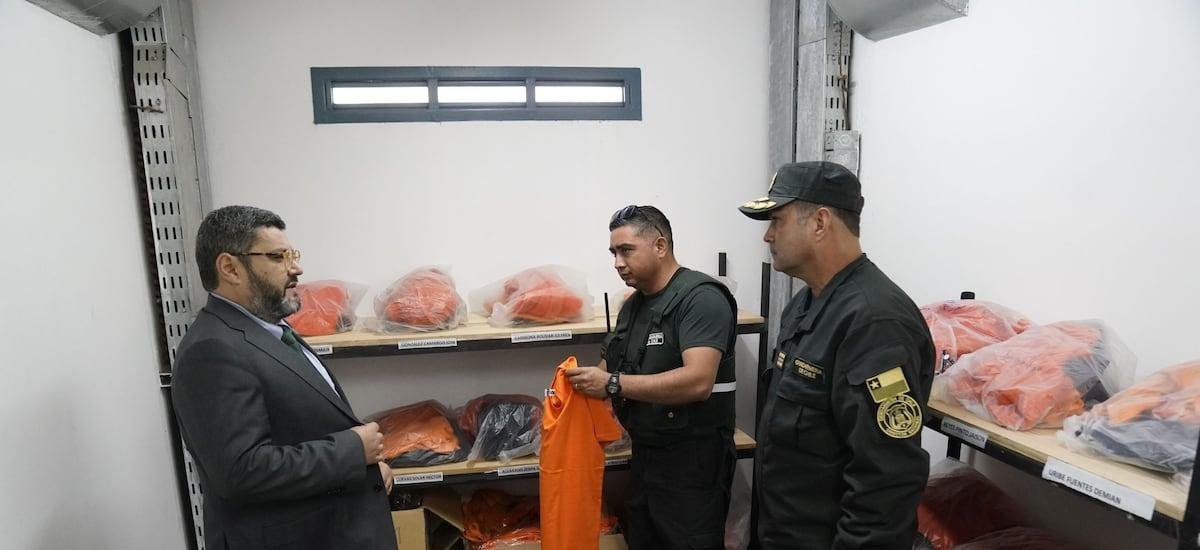 Gendarmería implementa uniforme distintivo para internos del módulo de máxima seguridad en Biobío