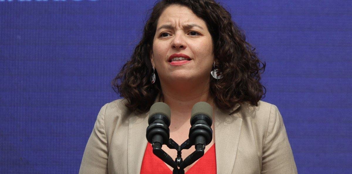 Ministra Toro: Es necesario tramitar una ley para regular la reconstrucción