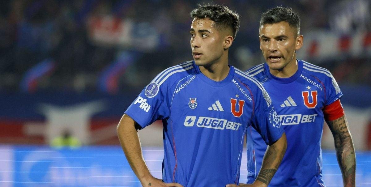 El desagradable momento que hinchas de Independiente le hicieron pasar a Universidad de Chile en Argentina