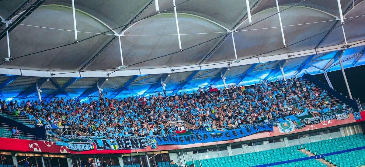 El difícil presente del hincha de O’Higgins en Brasil que trató de “mono” a los jugadores de Bahía