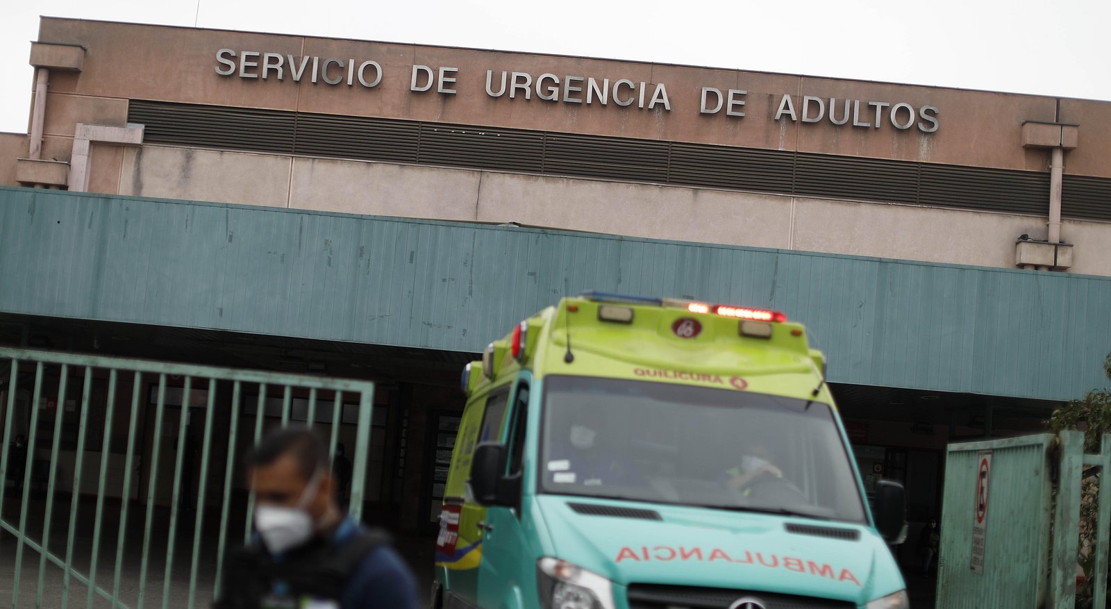 Contraloría detecta esperas de hasta 18 horas en urgencia y licencias médicas por más de ocho años en el Hospital San José