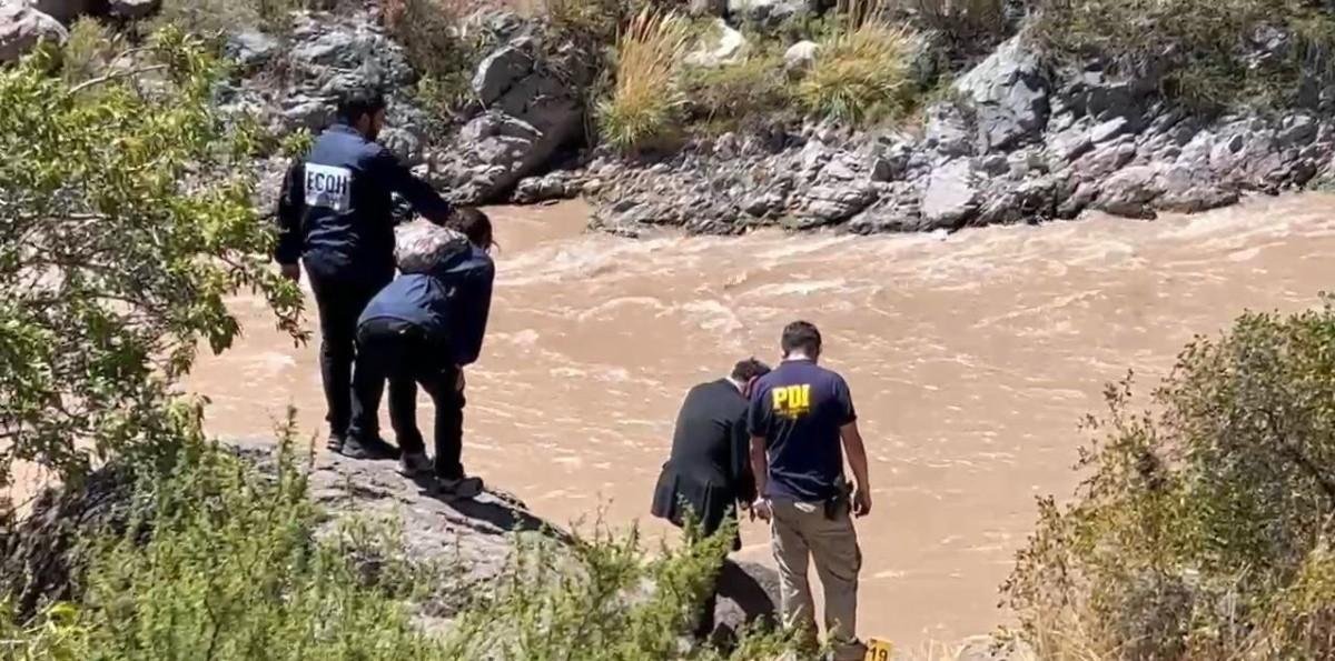 "Indicios de que podría estar vinculado al crimen organizado": Investigan el hallazgo de un cadáver en la ribera del río Maipo
