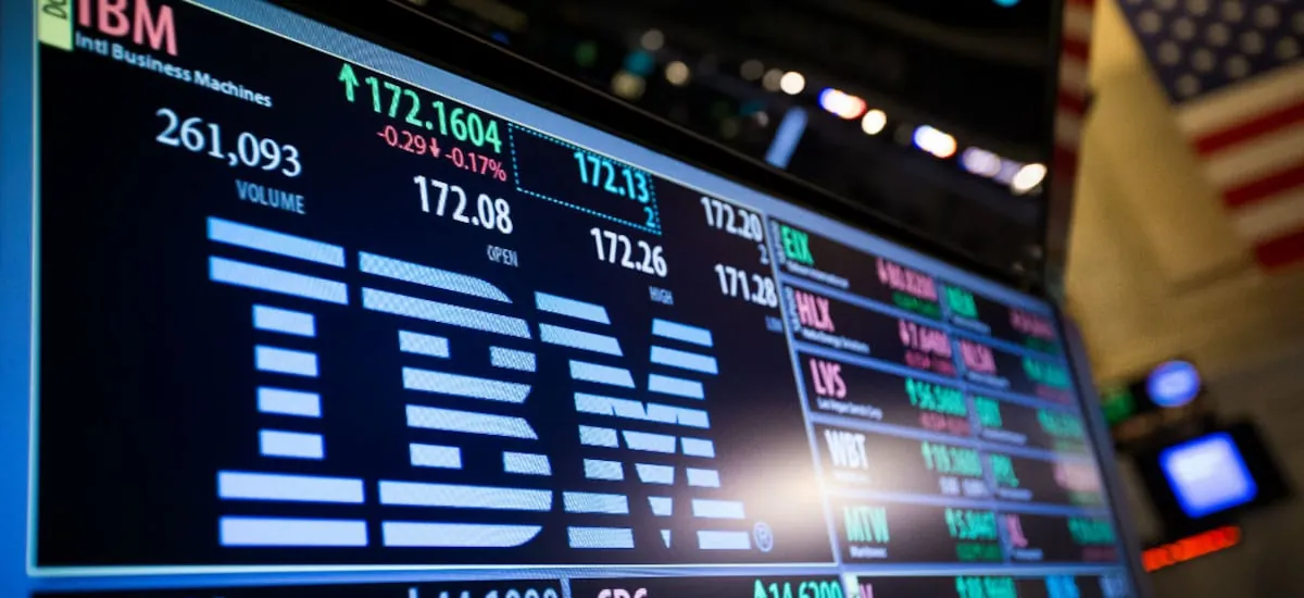 ¿Qué pasó con IBM? Acciones sufren la mayor caída de su historia