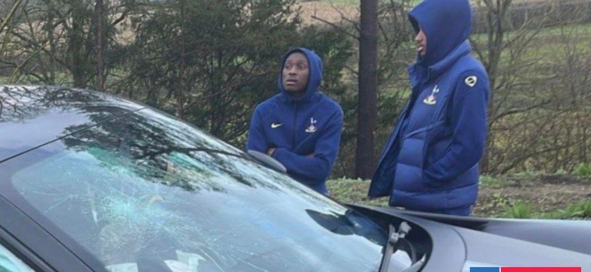 Dos jugadores del Tottenham sufrieron accidente de tránsito: viajaban a duelo de Champions League