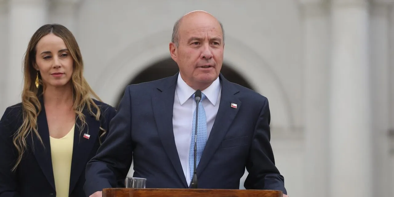 Ministro Quiroz dice que administración de José Antonio Kast recibió un “fisco sin caja”