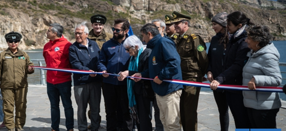 Boric participa en primer patrullaje marítimo de nuevas lanchas de Carabineros de Chile Chico