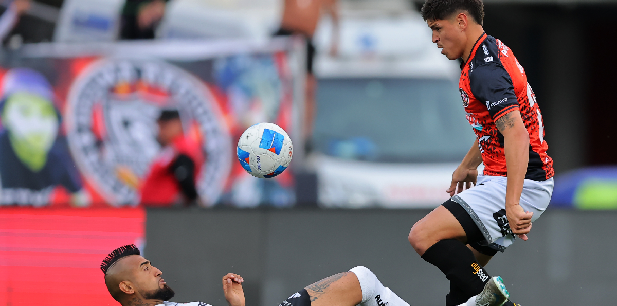 Presidente de Deportes Limache advirtió drástica medida si no autorizan a hinchas de Colo Colo