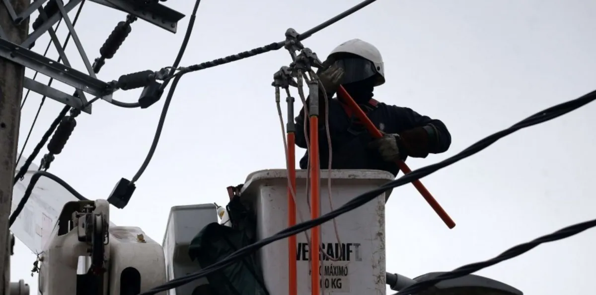 Cortes de luz para este miércoles 15 de julio: Revisa las 15 comunas de la RM que tendrán interrupciones del servicio