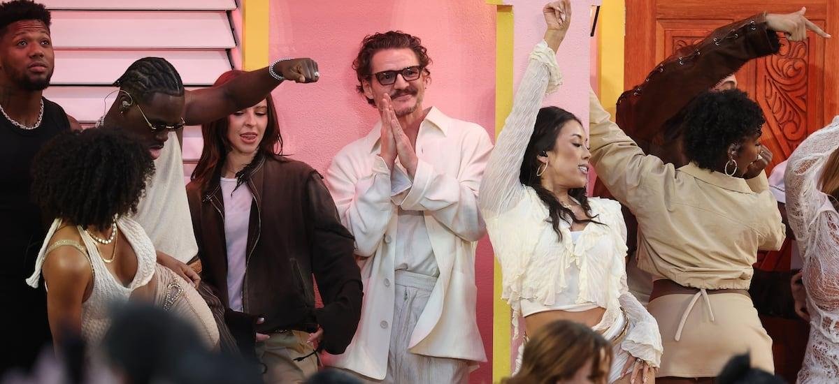 Pedro Pascal, alitas de pollo y banderas: así se hizo notar Chile en el Super Bowl 2026 - La Tercera