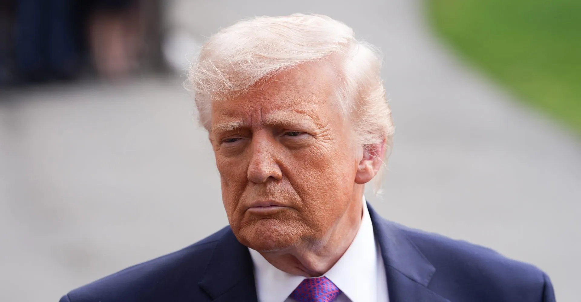 Trump asegura que Irán está “totalmente derrotado” y que busca un acuerdo tras dos semanas de ofensiva