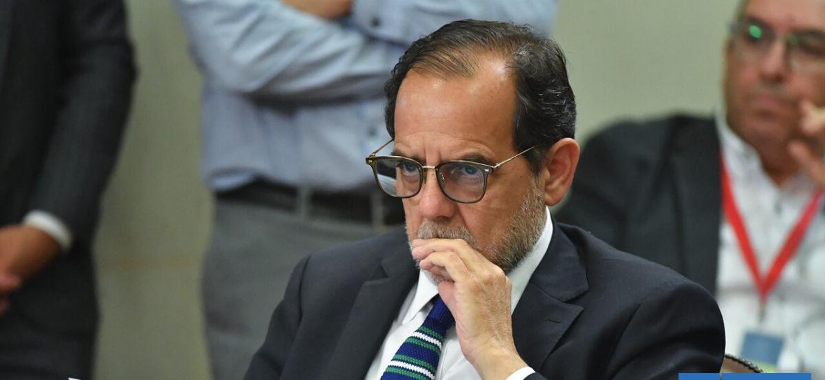 Diputado Mulet tacha de "indignante" e "inapropiado" millonario bono que recibió el presidente Boric