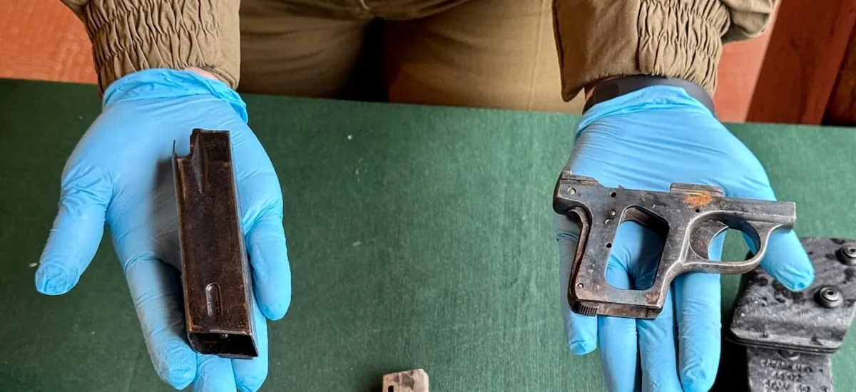 Investigación por hombre baleado en Peñalolén deriva en hallazgo de taller clandestino de armas