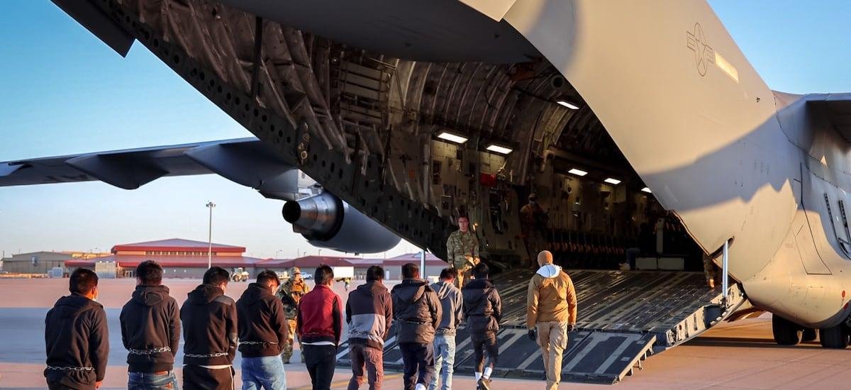 Un juez de EE.UU. declara ilegal la política de Seguridad Nacional para deportar migrantes a terceros países