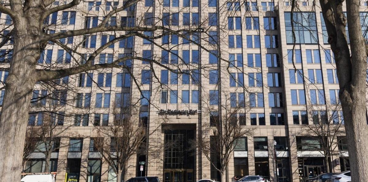 Federación Internacional de Periodistas criticó los despidos masivos en el Washington Post