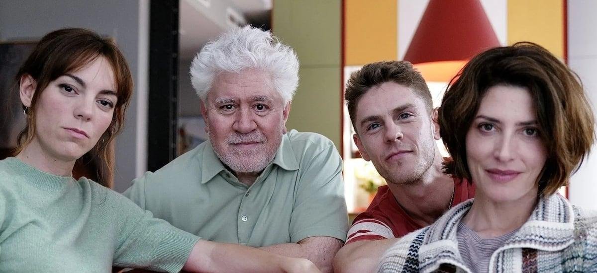 Pedro Almodóvar vuelve al castellano con Amarga Navidad: lo que se sabe de un nuevo e íntimo juego de espejos