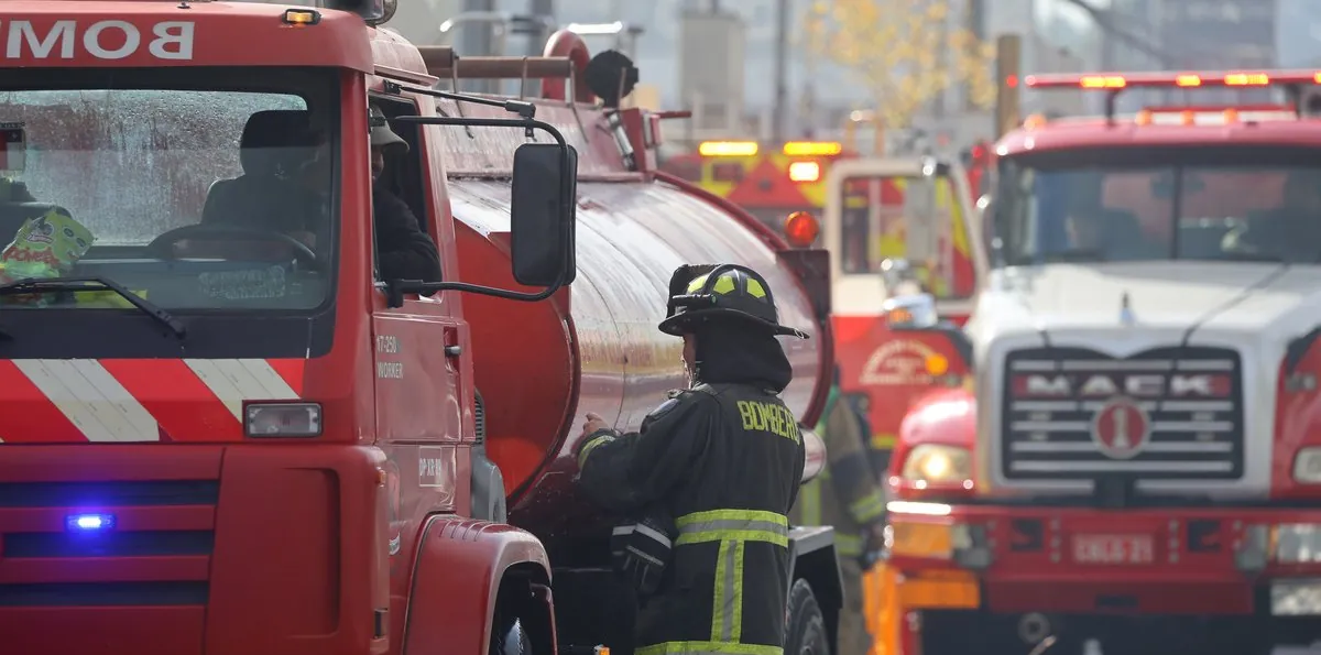Incendio obligó a evacuar edificio en Santiago Centro: indagan posible intencionalidad