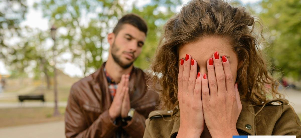 Consultas sobre cómo ocultar infidelidad crecen un 45% antes del 14 de febrero, según estudio chileno