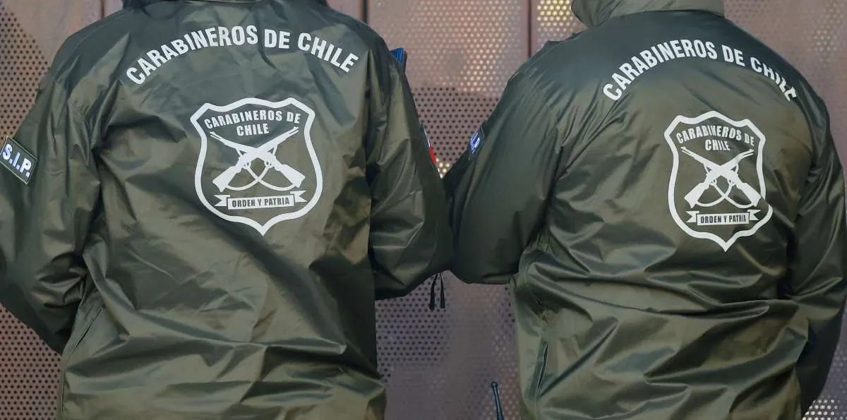 Dos carabineros fueron formalizados por lesionar a detenido y maquillar el hecho como una "caída accidental"