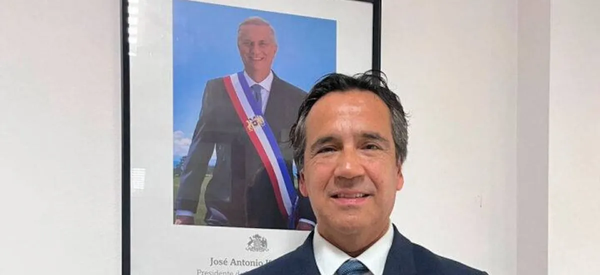 A un día de ser anunciado y tras comentada polémica: Renato Münster renuncia al cargo de Seremi de las Culturas - La Cuarta