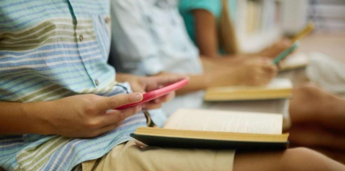 Ley de uso de celulares en colegios: ¿Qué pasa si un estudiante lleva un dispositivo a clases?