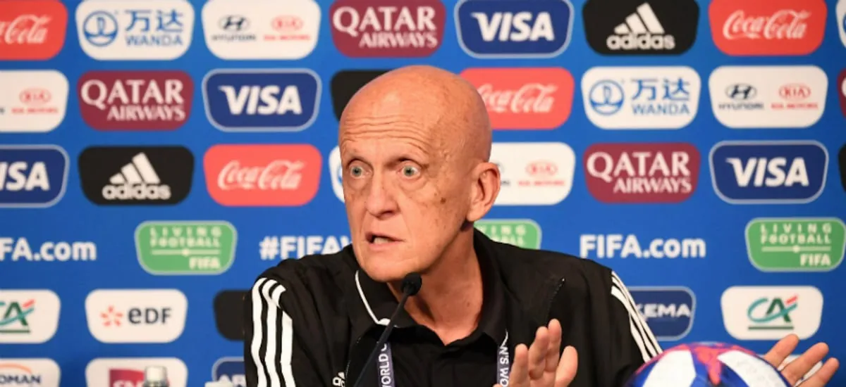 Collina tapa el sol con un dedo: timonel de árbitros de la FIFA valida decisiones en el duelo entre Argentina y Egipto