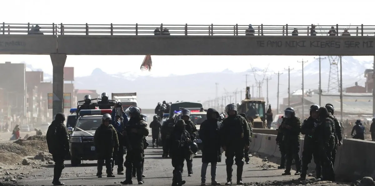 Bolivia: Asamblea Legislativa analizará estado de excepción en medio de 44 bloqueos