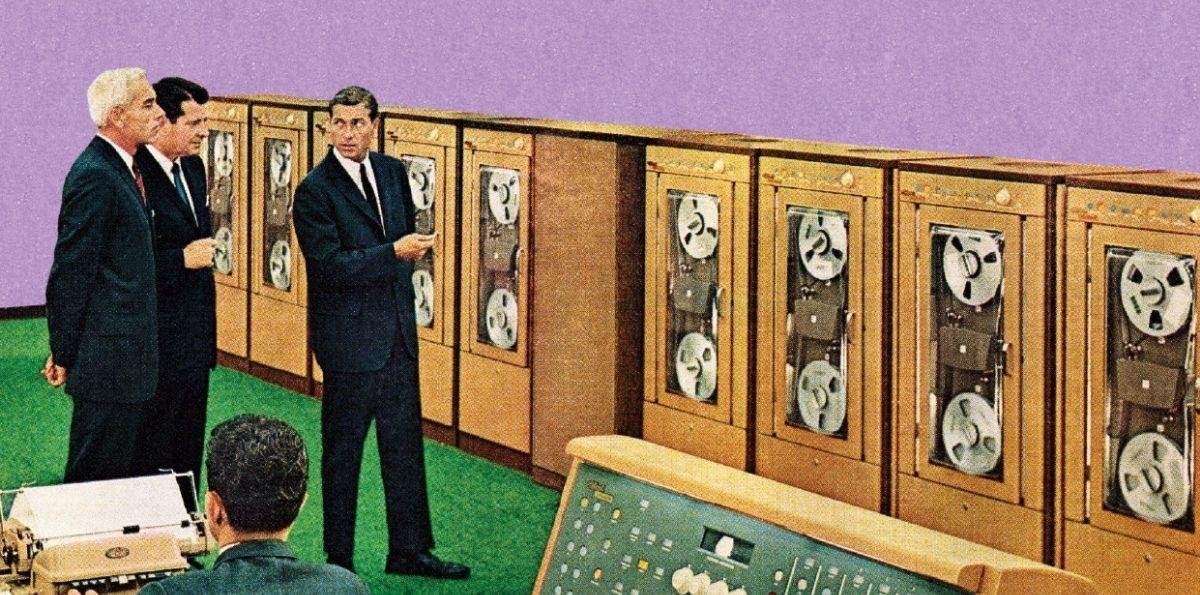 ¿Gerentes o intelectuales a La Moneda? | Por María José Naudón