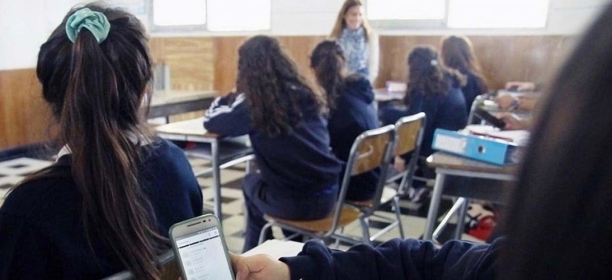 Prohibición de celulares en colegios