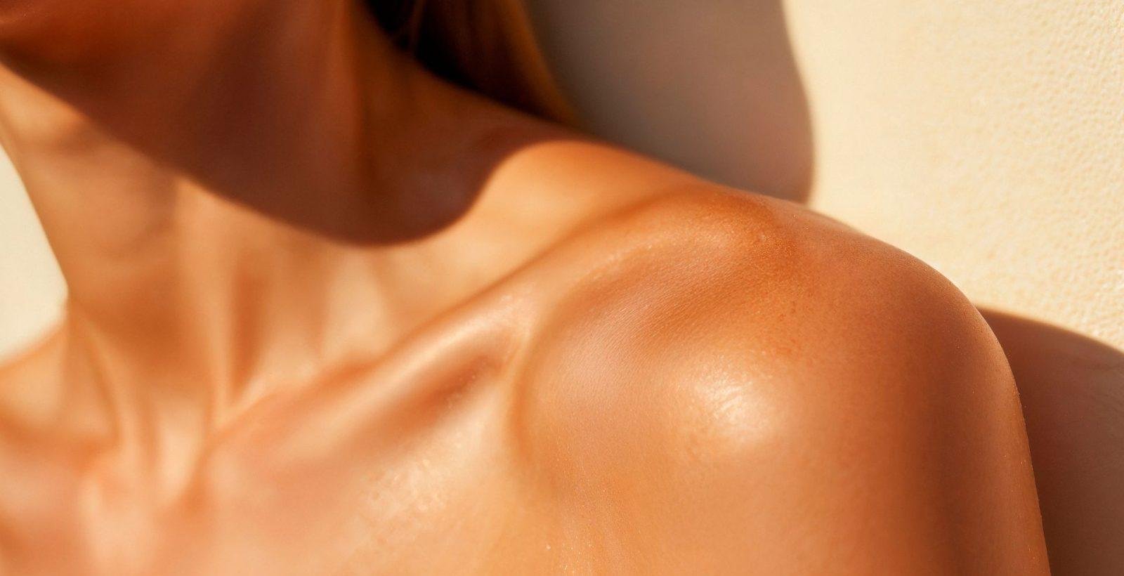 Bronceado artificial, estos son los riesgos ocultos detrás del tono perfecto este verano