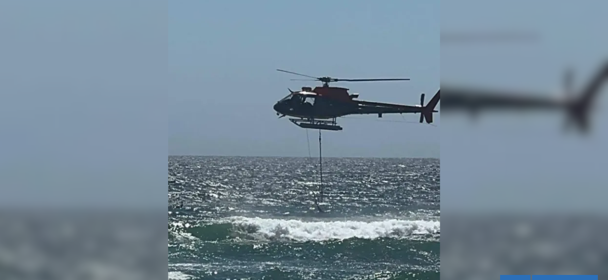 Rescatan a joven de 17 años que no lograba salir del mar en La Serena: estaría en estado grave