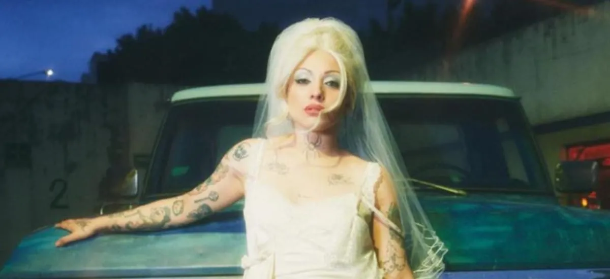Mon Laferte, la artista chilena más exitosa de este siglo, sacó el volumen dos de “Femme Fatale”