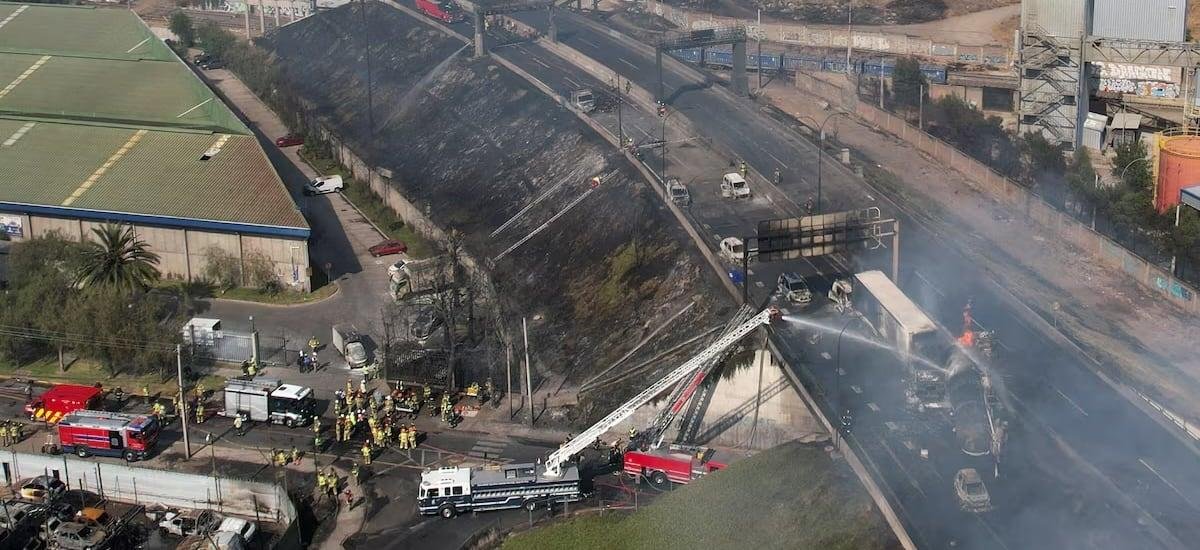 Aumentan a nueve las personas fallecidas tras la explosión de un camión de gas en Renca