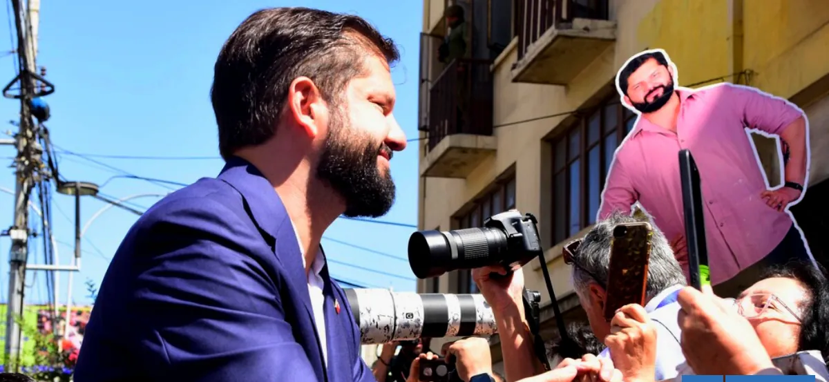 Boric comanda comida con excolaboradores en Pirque: Marcel, Jara y Vallejo entre los asistentes