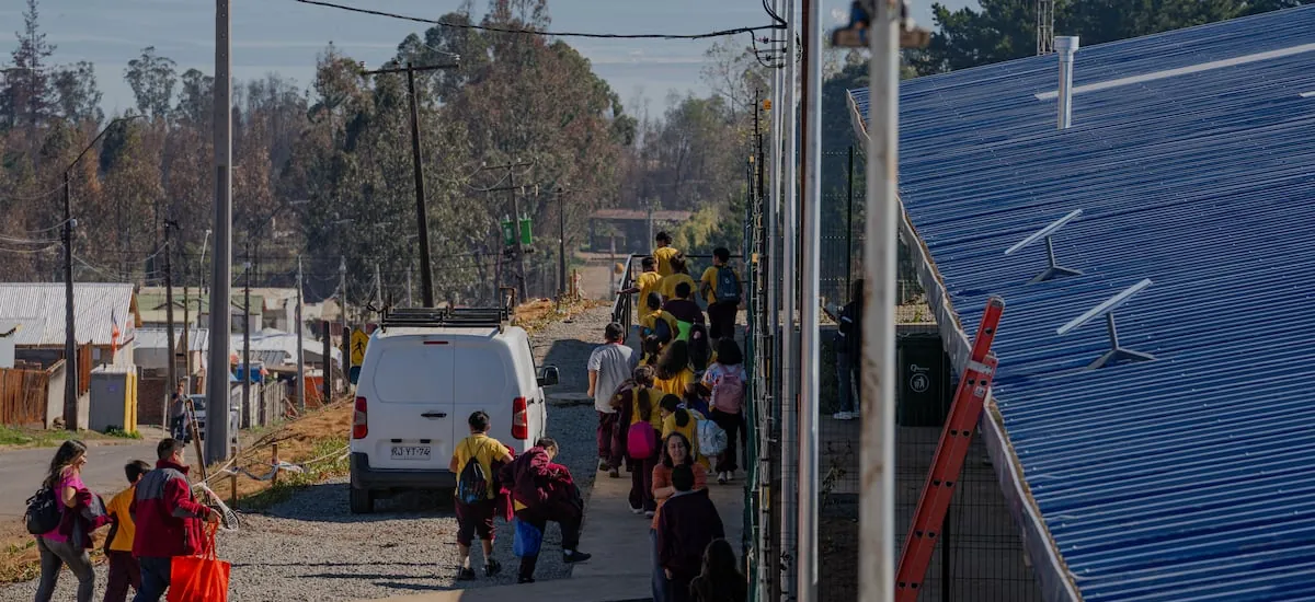 Comunidades afectadas por incendios reciben computadores e internet gratuito en Región del Biobío - La Cuarta