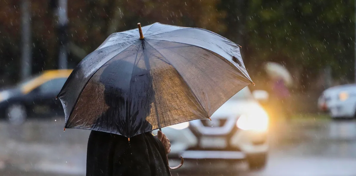Confirman que la lluvia regresará a la Región Metropolitana: dónde y cuándo llegarán las precipitaciones