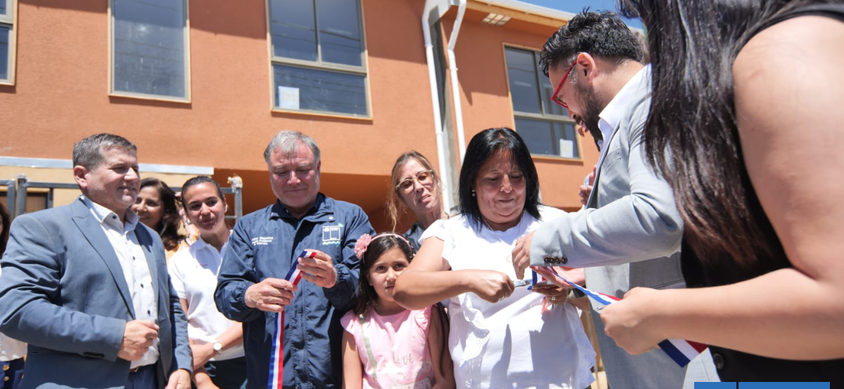 Entregan 14 nuevas viviendas en Quilpué a familias afectadas por el megaincendio de 2024