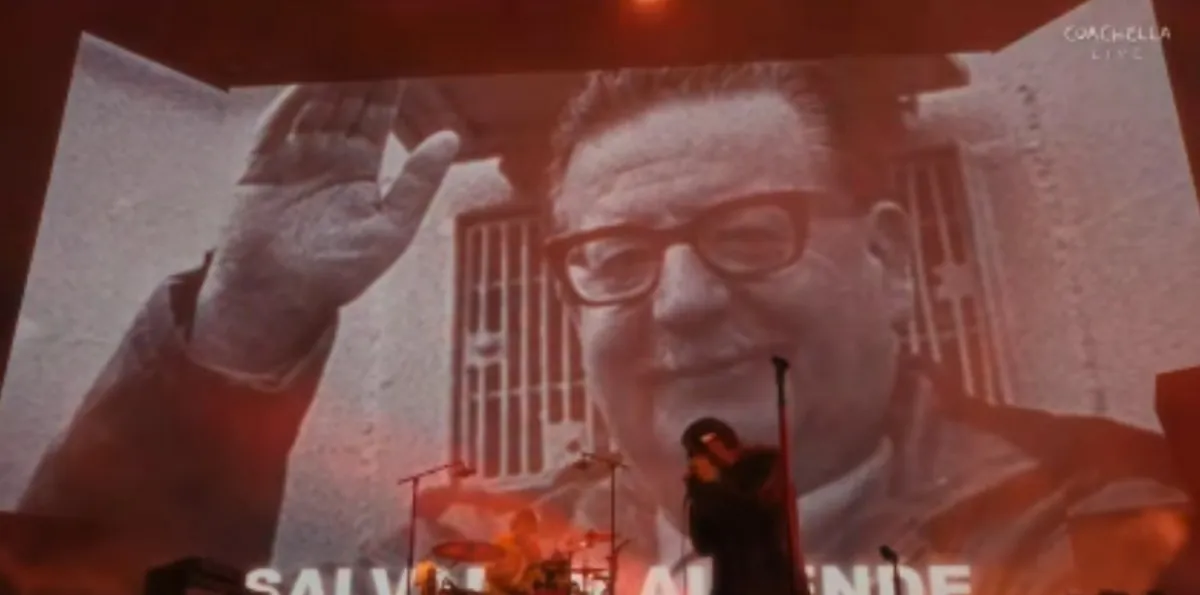 "Derrocado en 1973 por la CIA": Imagen de Salvador Allende marca show de The Strokes en Coachella 2026