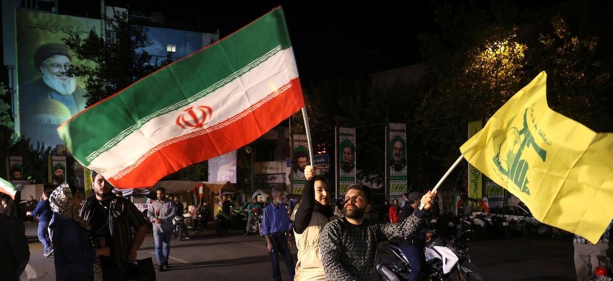 Guerra en Irán: el baile y el luto se toman las calles de Teherán