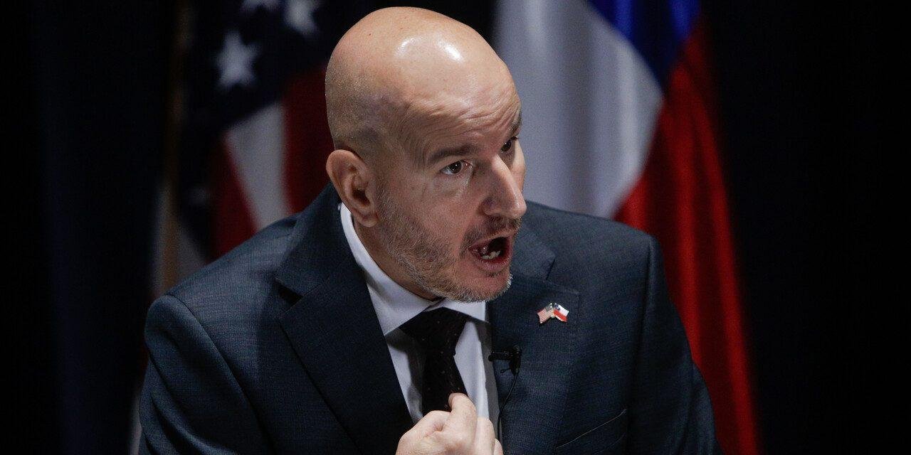 Diputado René Alinco pide el retiro de Brandon Judd tras la sanción de EE.UU. por el cable submarino: “Basta de que el embajador norteamericano se siga entrometiendo”