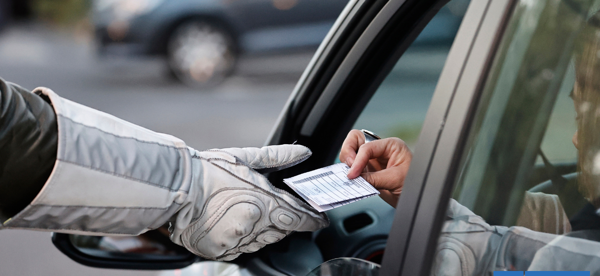 Es obligatorio llevarlos: los documentos y artículos que debes tener en tu auto para evitar multas